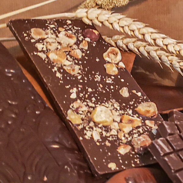 Tablette chocolat noir et noisettes