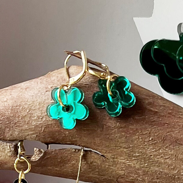 Boucles d'oreilles "Petite fleur verte"